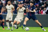 Kvaratskhelia recovers from injury to join PSG squad for Champions League opener