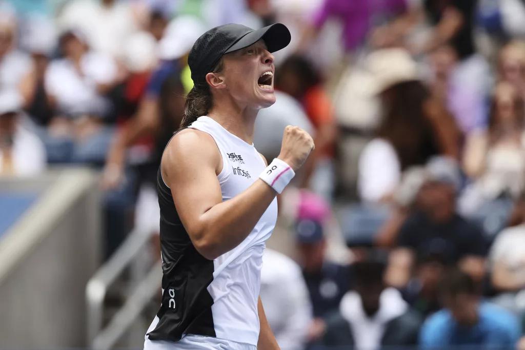 Naomi Osaka e Iga Swiatek avanzan a los cuartos de final del Abierto de Estados Unidos