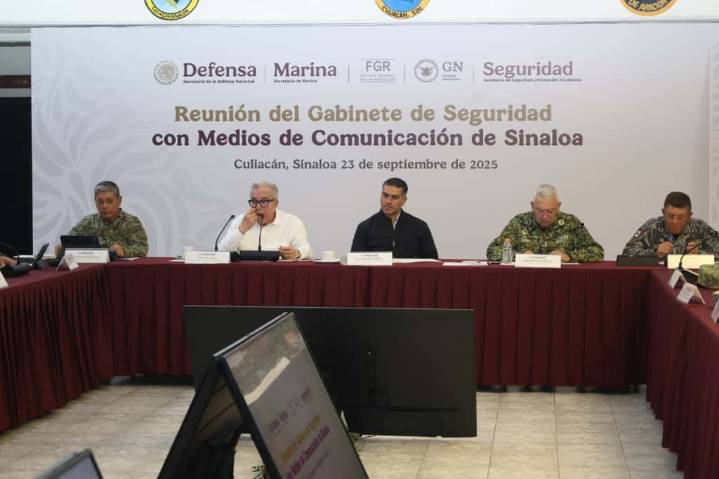 Gabinete de Seguridad se reúne con medios de comunicación de Sinaloa