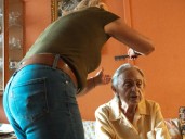 Personas cuidadoras recibirán 2 mil pesos bimestrales con nuevo programa social de la CDMX