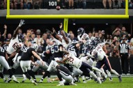 Josh Blackwell blocks field goal to preserve Bears' rally for 25
