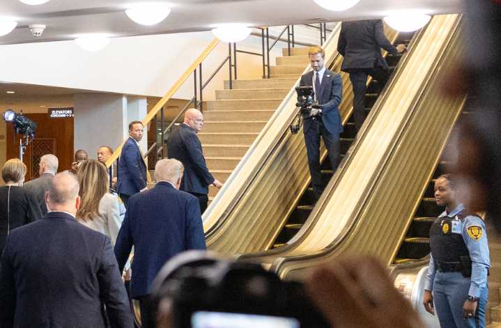 Trump demands UN investigate escalator