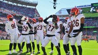 Browns miss two kicks, Bengals hang on to win 17