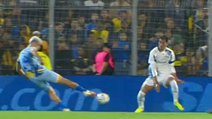 Alejo Veliz no solo le puso el hombro a Central sino que aportó su cuota goleadora