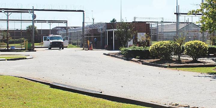 FCC may allow S.C. prisons to jam cellphone signals