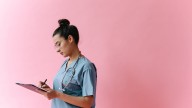 Trabajo para enfermeros y auxiliares: vacantes en todo el país