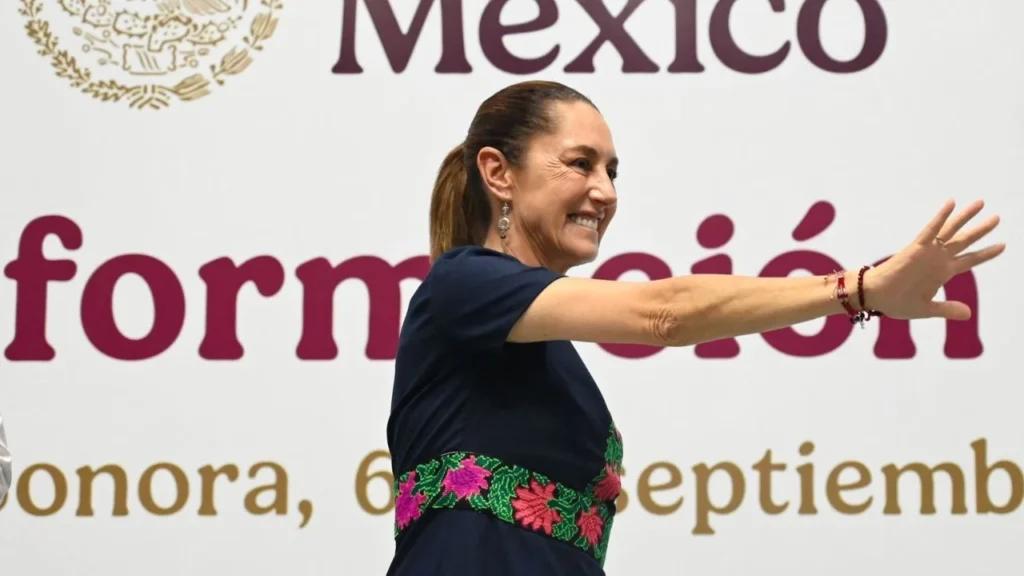 Sheinbaum asegura que la economía en México "va bien" y avanza