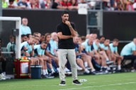 Deadspin | Defensive-minded Arsenal out to squash scoring-limited Newcastle United