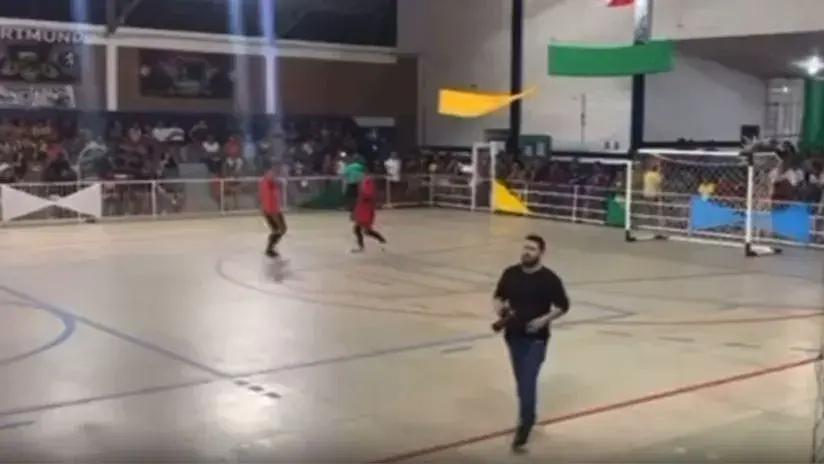 Tragedia en el fútbol brasileño: arquero ataja penal, se desvanece y pierde la vida durante torneo amateur de futsal