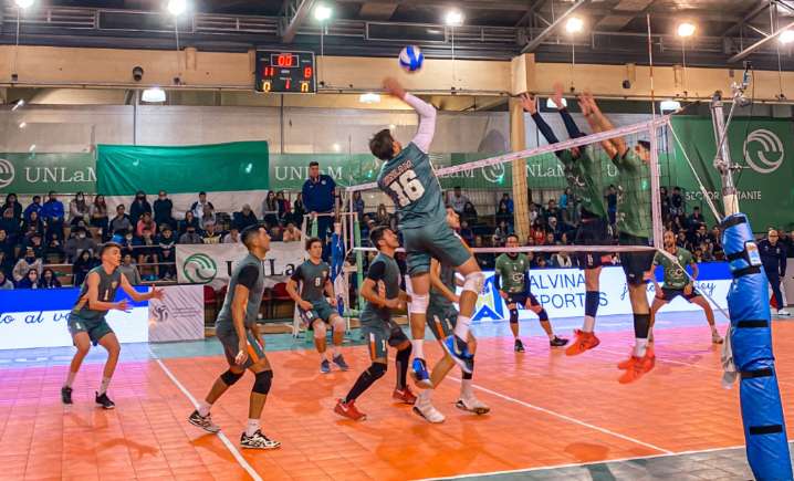 Vóley: los caballeros de la UNLaM festejaron por duplicado