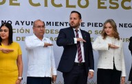 Con honores a la bandera, Jacobo inicia el ciclo escolar en Piedras Negras