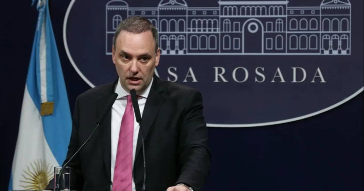 Adorni: "La ley de universidades se cubriría con sueldos suspendidos en el Congreso por 4 meses"