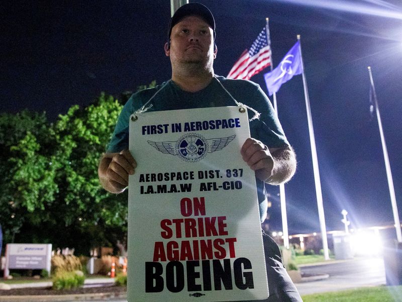 Boeing Defense, union reach tentative deal to end strike in St. Louis area