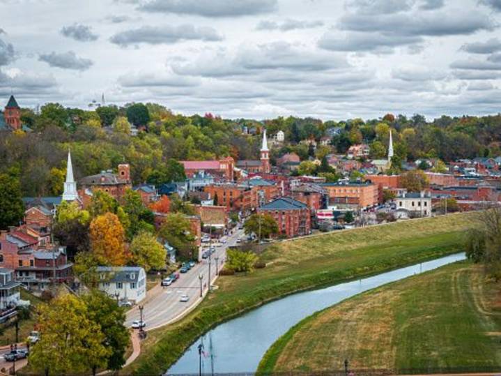 HGTV: Most Charming Small Town Downtowns In Illinois, Wisconsin
