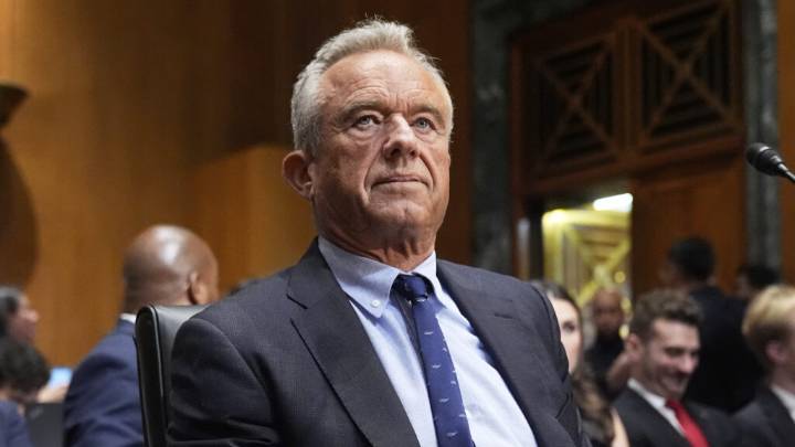 Kennedy family members call for RFK Jr. to resign from HHS
