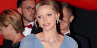 La princesa Charlene de Mónaco estrena el vestido de estampado floral más favorecedor del otoño