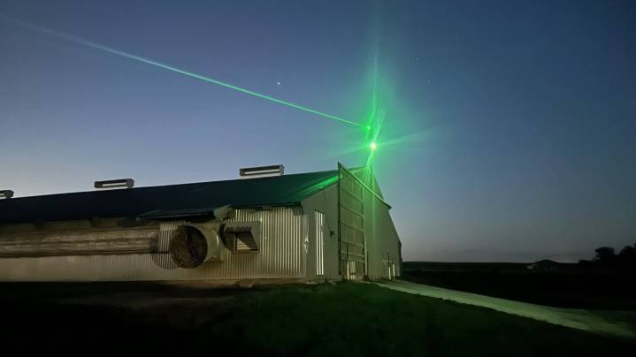 Lasers aim to keep bird flu from Minnesota poultry flocks