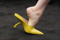 Ferragamo’s chartreuse bags and shoes pop against 1920s- inspired co-ed collection – Winnipeg Free Press