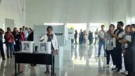 Acude Lilia Cedillo a votar a la Unidad de Seminarios de CU