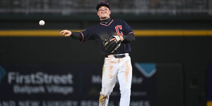 Travis Bazzana injures left oblique with Triple