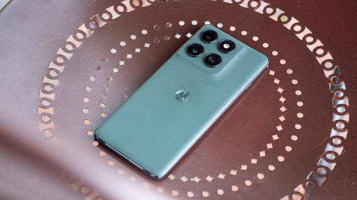Leaked Moto Edge 70 image suggests a fresh design with upgraded camera features