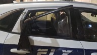 Un turista maltratador agrede a cuatro policías en Alicante y destroza la ventanilla a dos coches patrulla