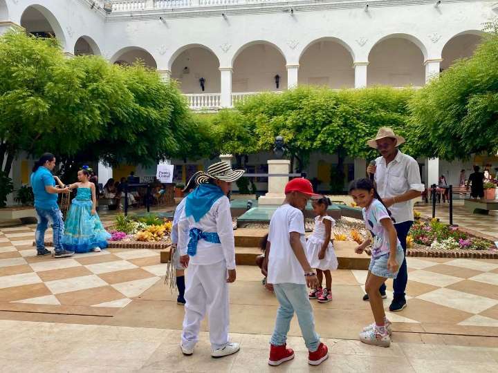 Unicartagena lanza concurso infantil para conmemorar Bicentenario