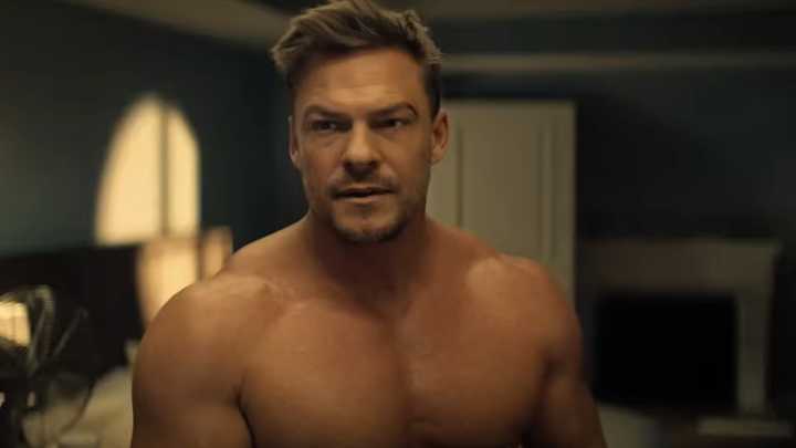 Alan Ritchson Was Asked If He’s Athletic, And I Wasn’t Expecting The Reacher Star’s Humorously Sassy Response