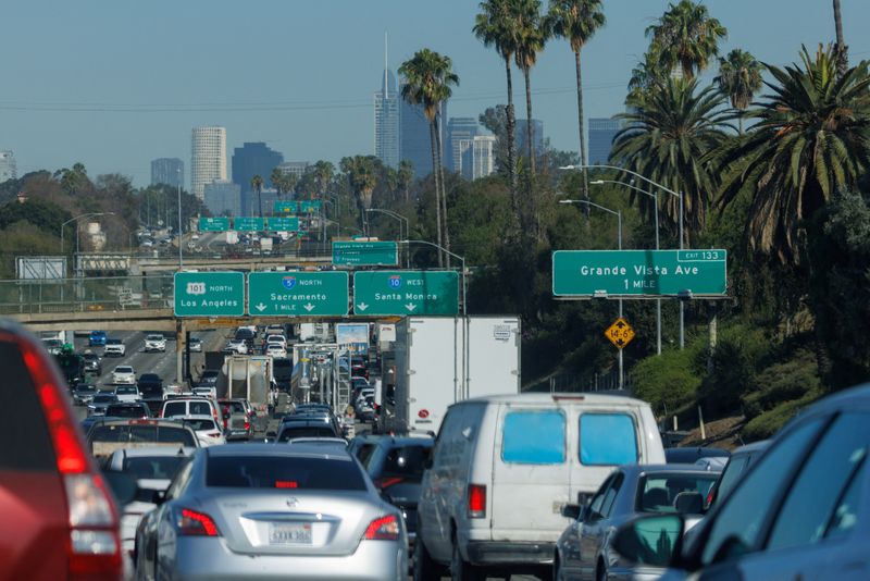 Major automakers call for EPA to ease tailpipe emissions rules