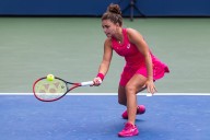 Deadspin | Jasmine Paolini leads Italy to Billie Jean King Cup finals