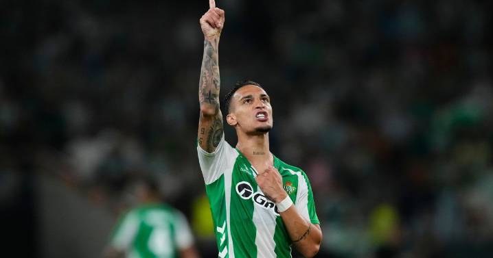 Jadon Sancho sends Antony one-word message after ex-Man United star's Real Betis heroics
