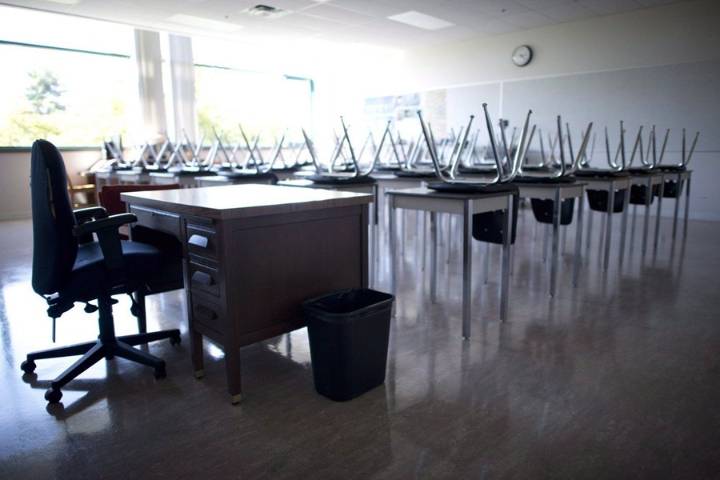 Experts say Alberta's impending ad campaign against teachers escalating standoff