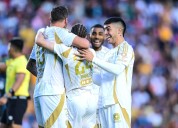 Despluman a Gallos