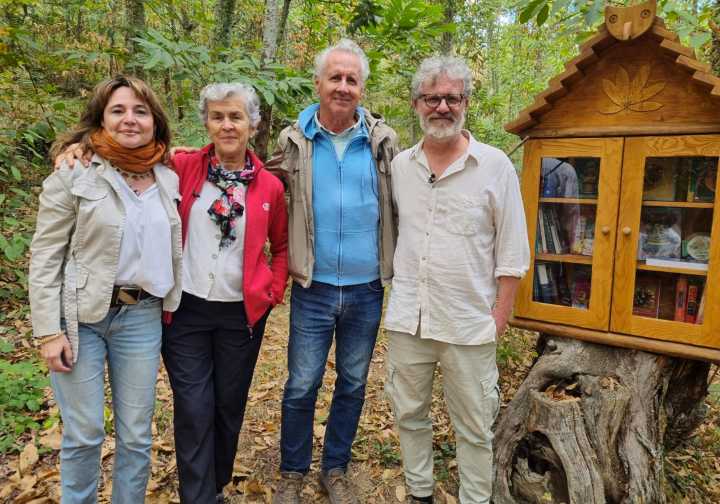 Lorenzo Milá graba en el Bierzo un reportaje sobre los incendios