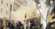 Dos bomberos graves, tras extinguir un incendio en un restaurante madrileño