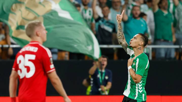 Antony salva un punto para el Betis en el arranque de la Liga Europa