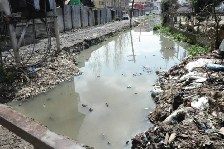 Dying Doodh Ganga!
