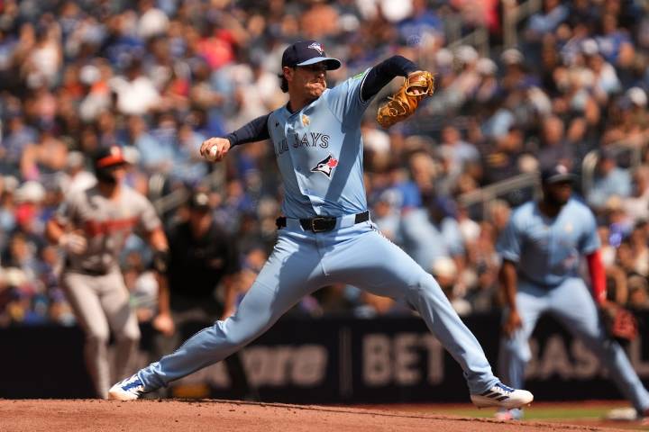 Blue Jays sweep series with 11-2 win over Orioles