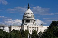 Left and right are joining forces to ban lawmakers from trading stock