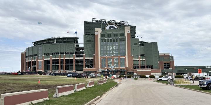 Lambeau Field named the 11th Wonder of Wisconsin by Travel Wisconsin