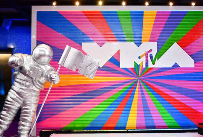 The MTV Video Music Awards are back. Taylor Swift and Beyoncé go head