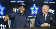 Micah Parsons encourages 'Thank you, Jerry!' chant as Packers fans mock the Cowboys owner