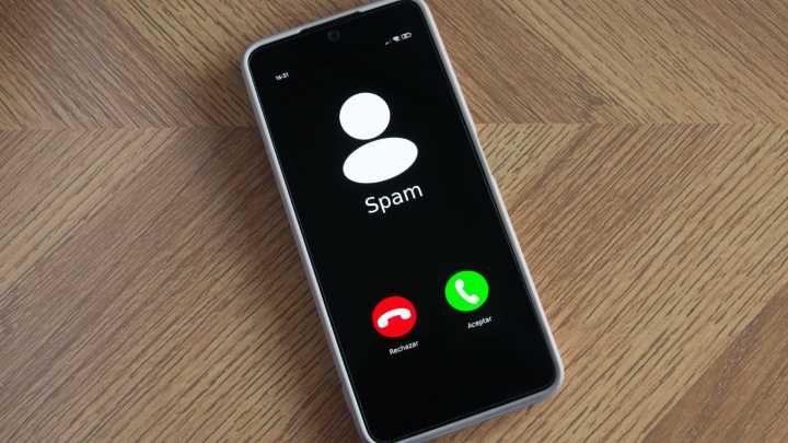 Este es el motivo por el que sigues recibiendo llamadas comerciales pese a que hay una ley que las regula: sanciones de hasta 2 millones de euros