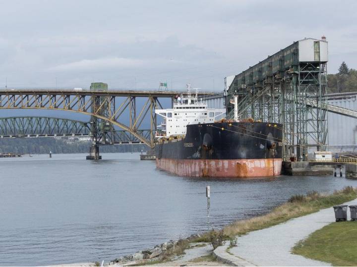 Oil exports push Port of Vancouver to record cargo shipments