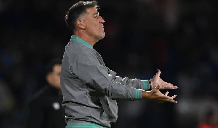 Berizzo tomó decisión tras la dura derrota con el León: ¿Se va?
