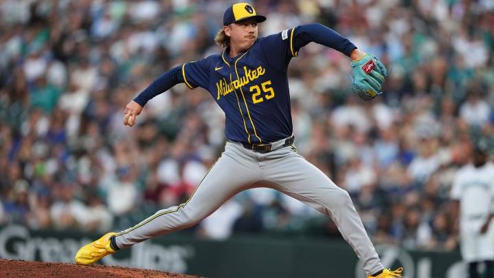 Nick Mears joins lengthy contingent of Brewers relievers on injured list