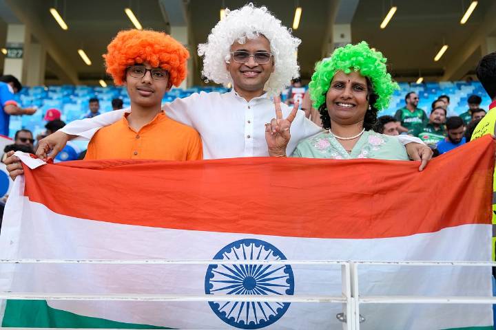 India opt to bowl in Asia Cup final against Pakistan; Injured Hardik misses out
