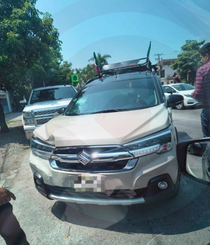 Choque en bulevar México-Laredo genera caos vial