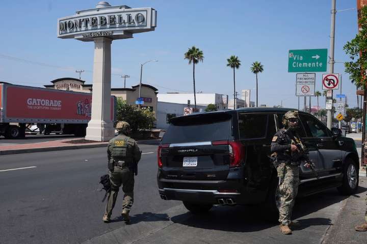 Supreme Court lifts district court's LA immigration raid restrictions