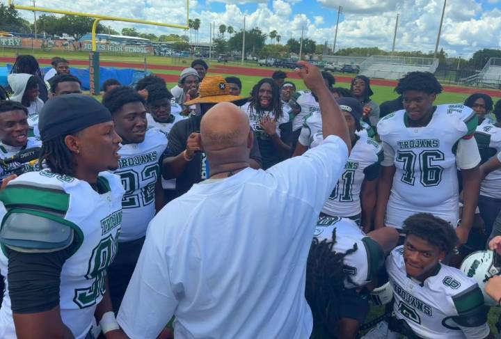 Jiah Walls leads No. 14 Evans to huge upset over No. 1 Jones